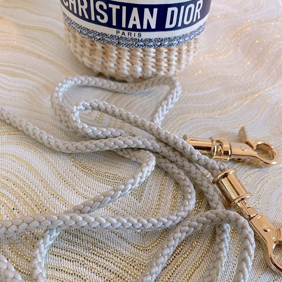 Sold✨ Authentic Christian Dior Mini Straw Bucket Bag - Picture 8 of 16